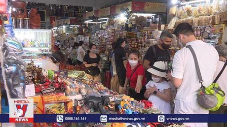 Đà Nẵng sôi động thị trường bán lẻ mùa du lịch hè