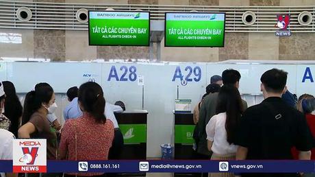 Khách bay nội địa vượt tới hơn 30%