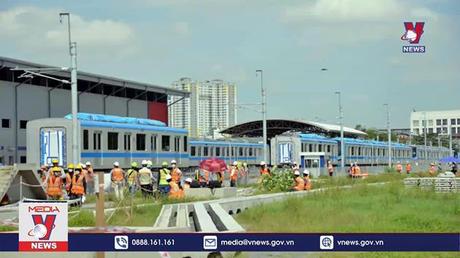 Vẽ bậy lên 2 toa tàu có thể bị xử lý hình sự