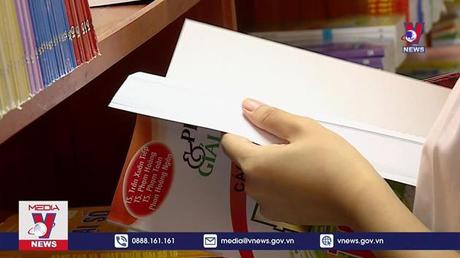 Giảm giá sách giáo khoa, không ép mua sách tham khảo