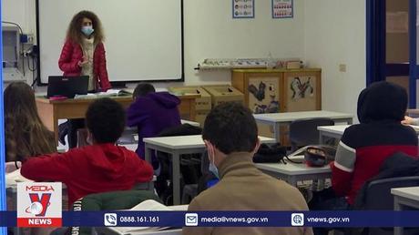 Italy gia hạn quy định đeo khẩu trang đến tháng 9