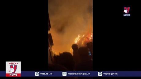 Khống chế vụ cháy tại Công ty sản xuất viên than nén