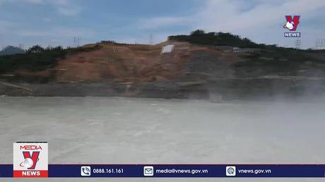 Đóng thêm 1 cửa xả đáy hồ Hòa Bình