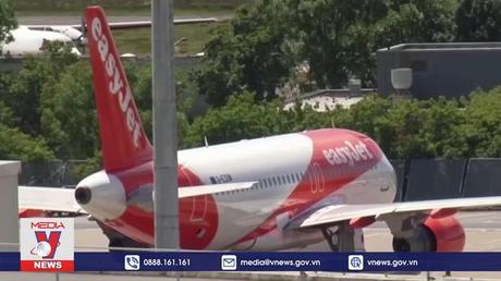 Các hãng bay giá rẻ châu Âu đối mặt với thách thức kép