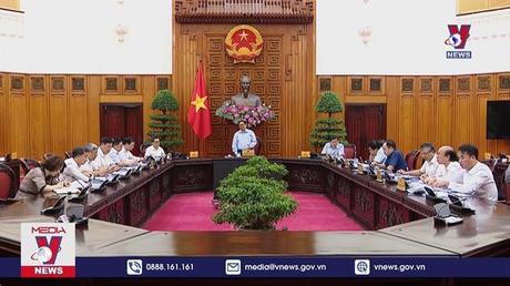 Chính phủ họp về tình trạng thiếu thuốc, nhân lực y tế nghỉ việc