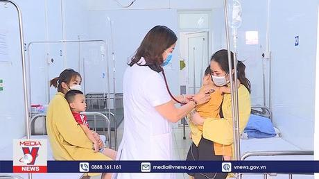 Dấu hiệu cảnh báo bệnh tay chân miệng diễn biến nặng