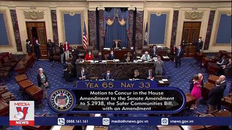 Mỹ thông qua dự luật an toàn súng đạn