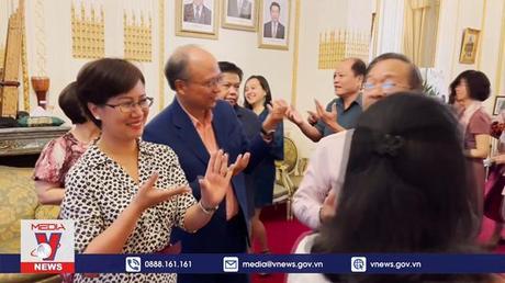 Giao lưu văn hóa hữu nghị Việt Nam - Lào tại Pháp