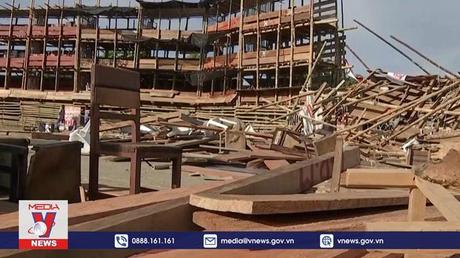 Sập khán đài tại trường đấu bò ở Colombia