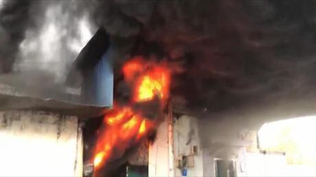 Hỏa hoạn thiêu rụi xưởng điều ở Bình Phước