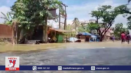 Lốc xoáy tại Hà Lan & Lũ lụt tại Ấn Độ