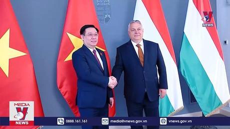 Chủ tịch Quốc hội Vương Đình Huệ hội kiến Thủ tướng Hungary