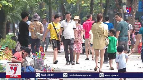 Du khách đến Hà Nội tăng gấp 3 lần cùng kỳ năm 2021