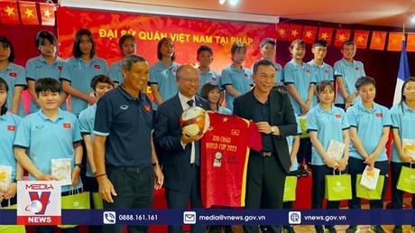 Đội tuyển bóng đá nữ Việt Nam đến Pháp đấu giao hữu