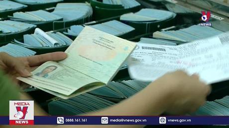 Bắt đầu cấp hộ chiếu theo mẫu mới