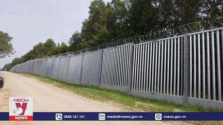 Ba Lan hoàn thành bức tường biên giới