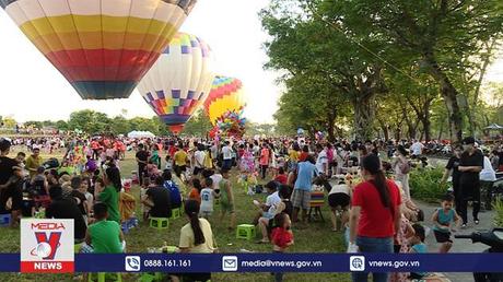 Người dân hưởng lợi từ Festival 4 mùa