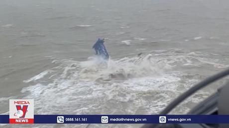 Giải cứu tàu gặp nạn do bão tại Hong Kong, Trung Quốc