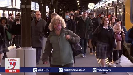 Australia và New Zealand tăng cường đối phó làn sóng COVID-19 mới
