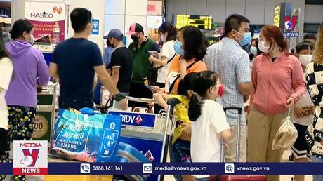 Hàng không kiến nghị tăng trần giá vé máy bay