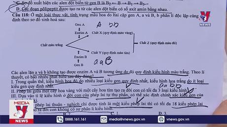 Thí sinh kết thúc bài thi tổ hợp 