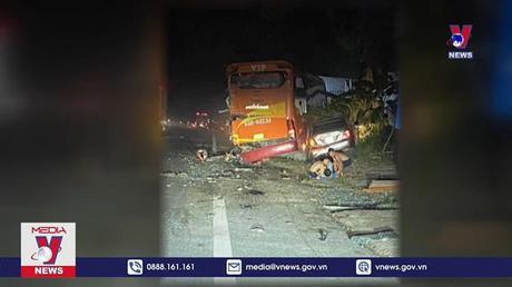 Tai nạn liên hoàn khiến phụ xe khách rơi xuống giếng tử vong