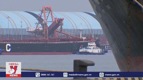 Anh xem xét gỡ bỏ rào cản với thép Trung Quốc