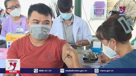 Đẩy nhanh tiến độ tiêm vaccine mũi 4 phòng COVID-19