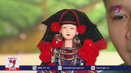 Đam mê thu nhỏ trang phục truyền thống các dân tộc 