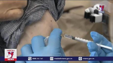 Nhật Bản đối mặt làn sóng COVID-19 mới