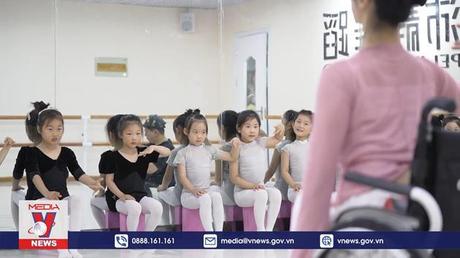 Bay bổng ước mơ của vũ công trên xe lăn