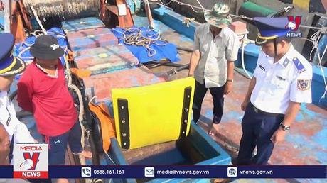 Bộ Tư lệnh Cảnh sát Biển 3 bắt giữ tàu dầu không rõ nguồn gốc