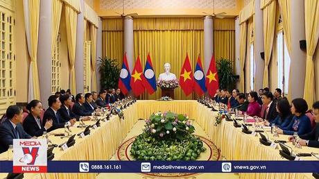 Phó Chủ tịch nước hội đàm vớai Phó Chủ tịch nước Lào