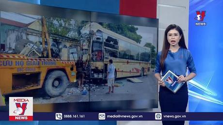 Xe khách vào đâm xe bồn tại Nghệ An do tài xế xe khách thiếu chú ý quan sát