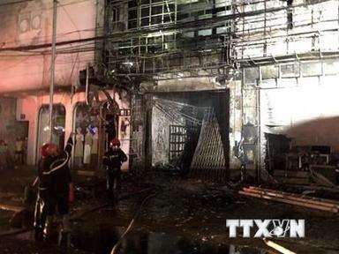 Quảng Ngãi: Cháy lớn gần cây xăng thiêu rụi 2 căn nhà liền kề