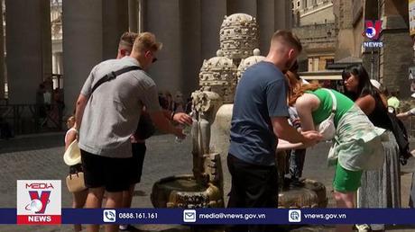 Người châu Âu xoay sở trong nắng nóng khắc nghiệt