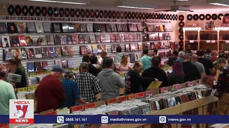 Đĩa than bằng nhựa sinh học đầu tiên trên thế giới