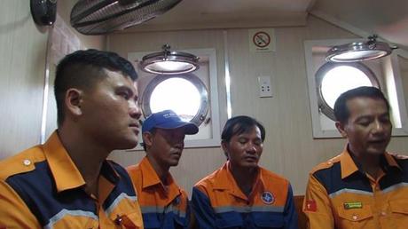  Xuyên đêm cứu nạn 4 thuyền viên trên tàu cá bị chìm