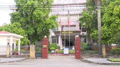 Cách chức giám đốc, khai trừ Đảng 2 phó giám đốc Sở Tư pháp Vĩnh Phúc