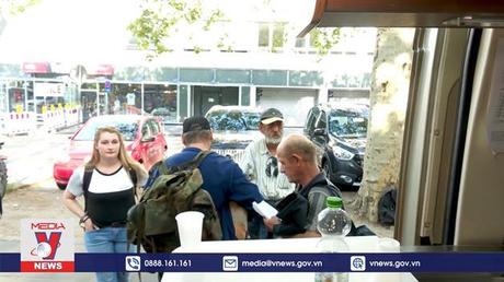 Châu Âu hỗ trợ người vô gia cư vượt nắng nóng