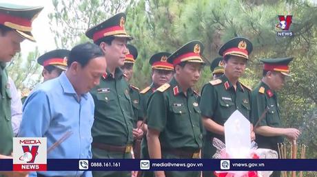 Viếng mộ Đại tướng Võ Nguyên Giáp nhân dịp kỷ niệm 75 năm ngày Thương binh, Liệt sĩ