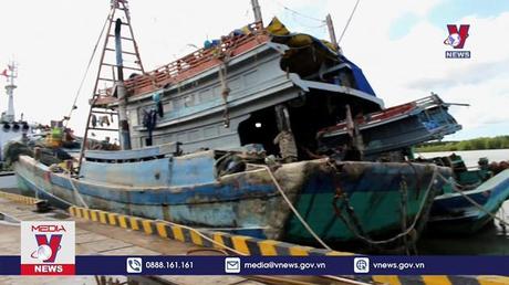 Bắt giữ tàu vận chuyển khoảng 20.000 lít dầu DO trái phép