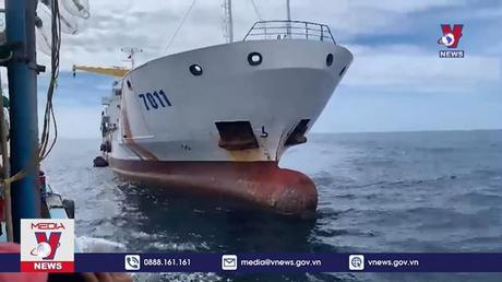 Tiếp nhận 5 ngư dân Bình Thuận vào bờ 