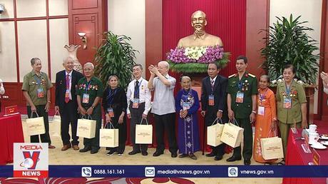 Tổng Bí thư gặp mặt các đại biểu người có công tiêu biểu toàn quốc