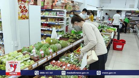 Bình ổn thị trường khi xăng dầu giảm giá