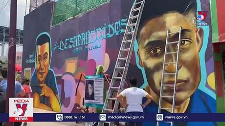 Tìm người mất tích qua tranh tường ở Mexico