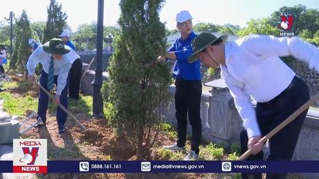 Trồng cây xanh tại các nghĩa trang liệt sĩ tỉnh Quảng Trị