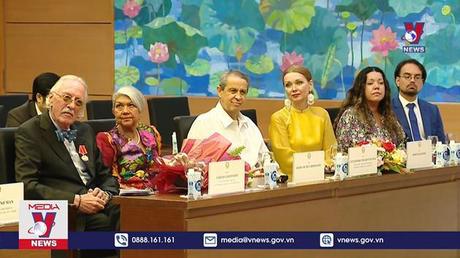 Trao tặng Huân chương Hữu nghị cho nguyên Tổng Thư ký IPU 