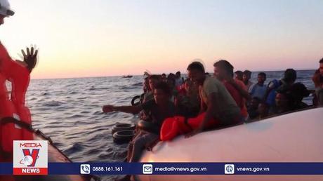 Italy giải cứu hơn 600 người di cư