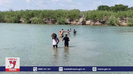 Mexico phát hiện hàng trăm người di cư trong nhà kho